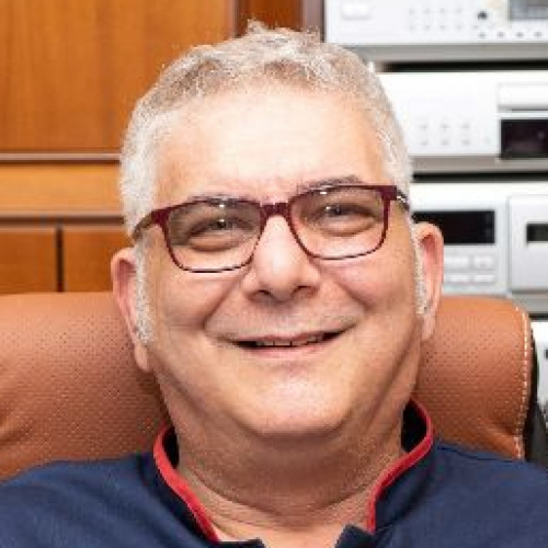 Κουρμπέτης Βασίλειος Οδοντίατρος, Χειρουργός Οδοντίατρος