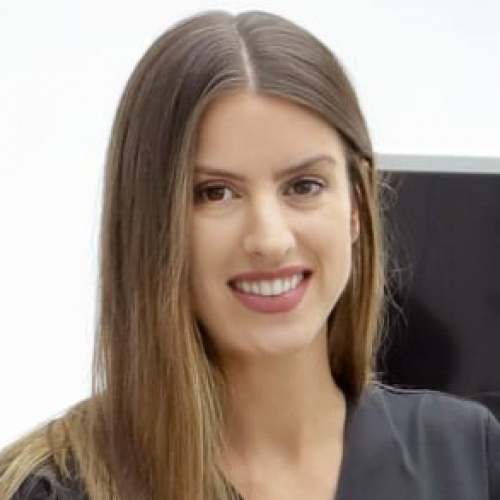 Χαντάντ Δανάη Οδοντίατρος